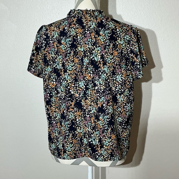 Emery Rose Large Blouse Floral Vneck - Picture 5 of 10